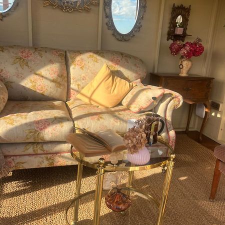The Pink Cottage Upstairs Suite & Garden Summer Room Whitehead Eksteriør billede