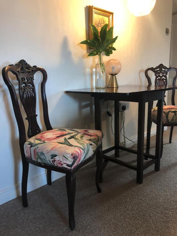 The Pink Cottage Upstairs Suite & Garden Summer Room Whitehead Eksteriør billede