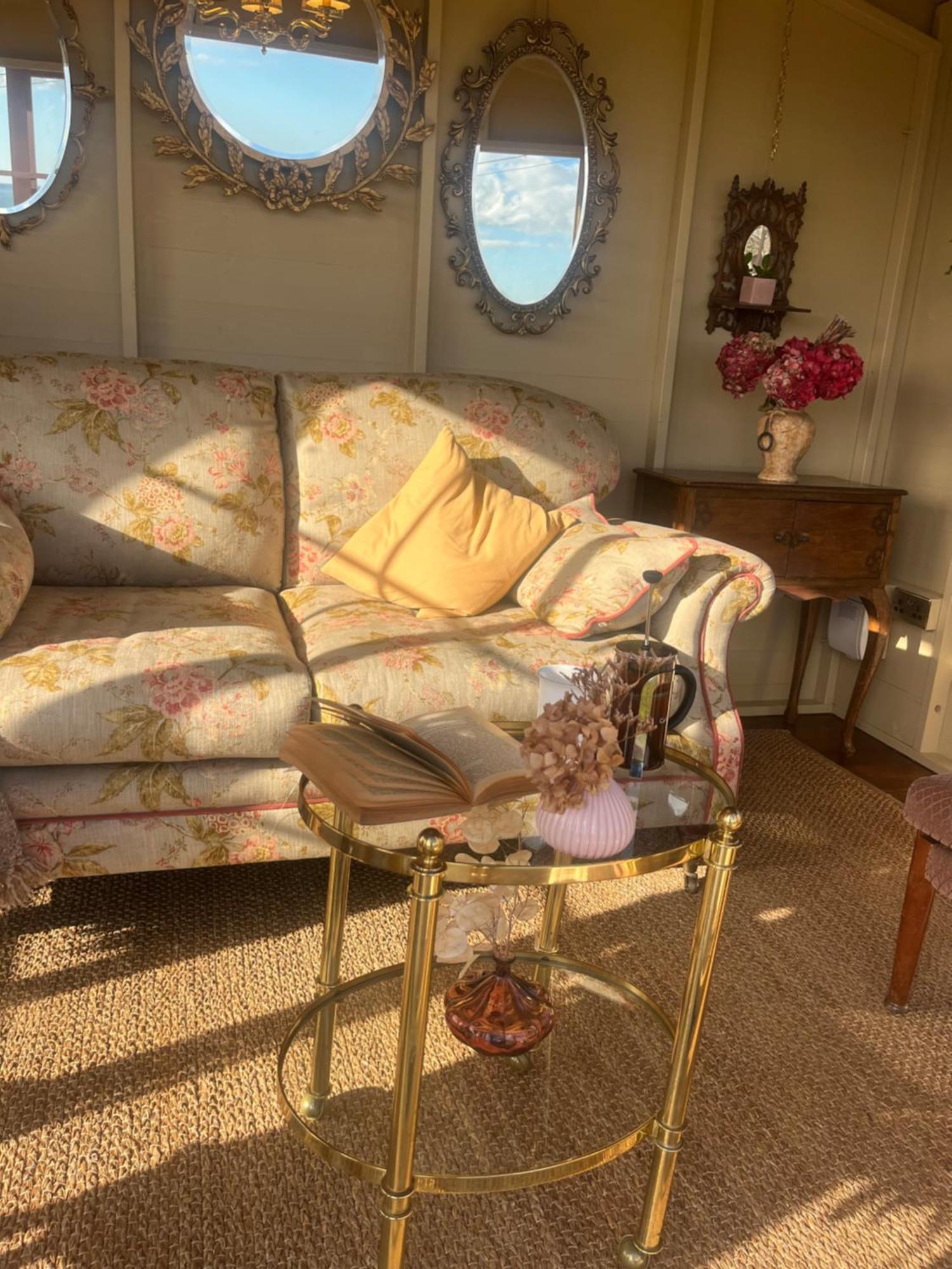 The Pink Cottage Upstairs Suite & Garden Summer Room Whitehead Eksteriør billede