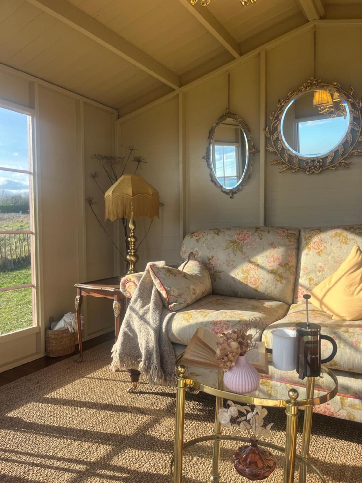 The Pink Cottage Upstairs Suite & Garden Summer Room Whitehead Eksteriør billede