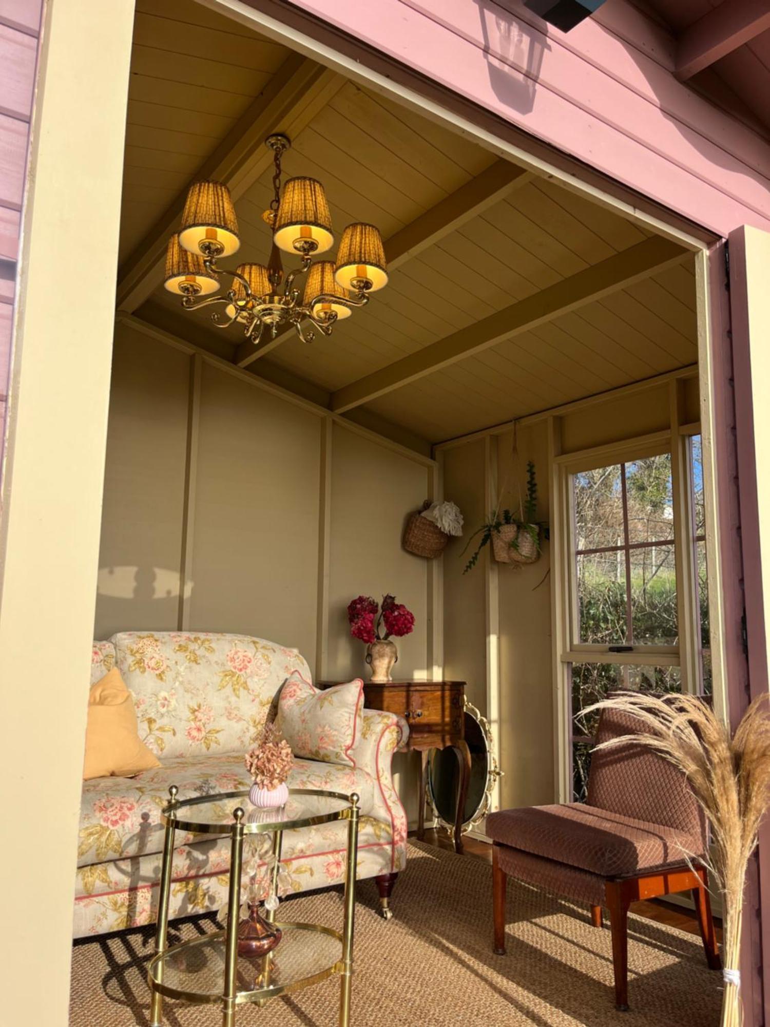 The Pink Cottage Upstairs Suite & Garden Summer Room Whitehead Eksteriør billede